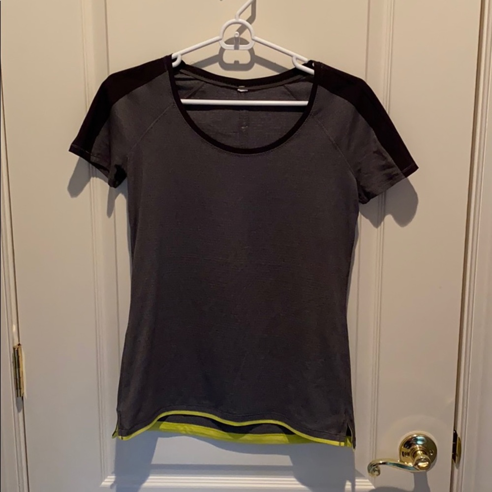 Lululemon tee